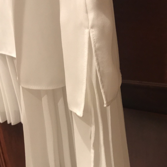 Banana Republic White Pleated Blouse - Picture 2 of 7